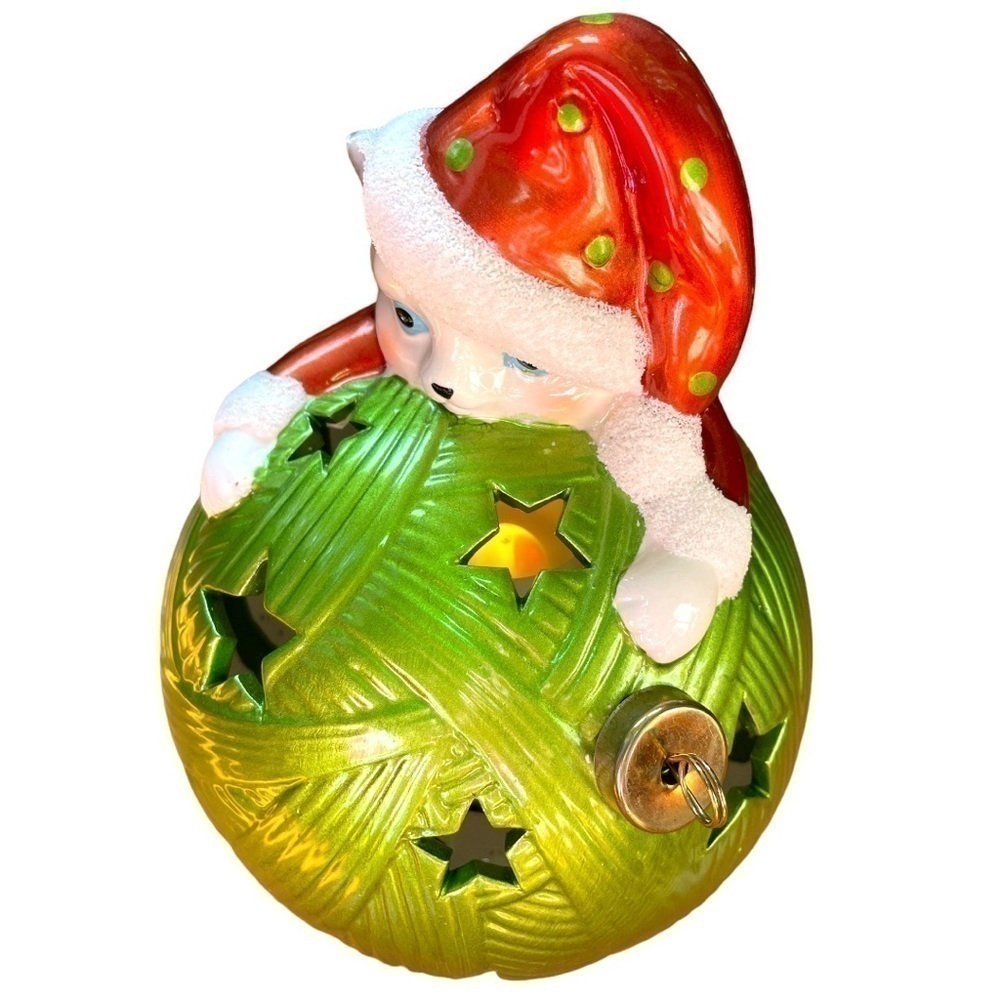 Home Reflections kitten
with yarn ornament, battery operated - Picture 6 of 9